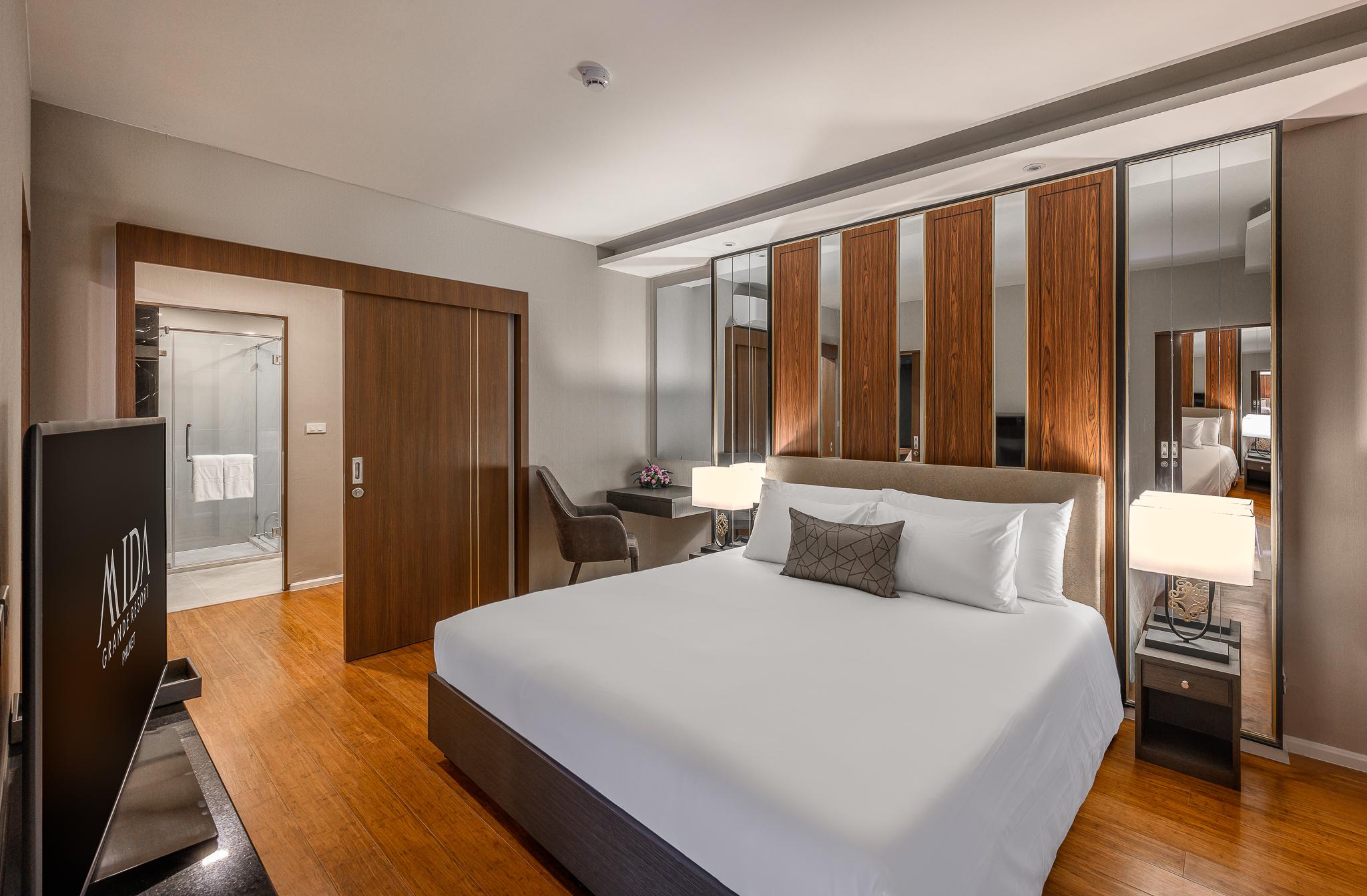 Mida Grande Resort Phuket Buitenkant foto