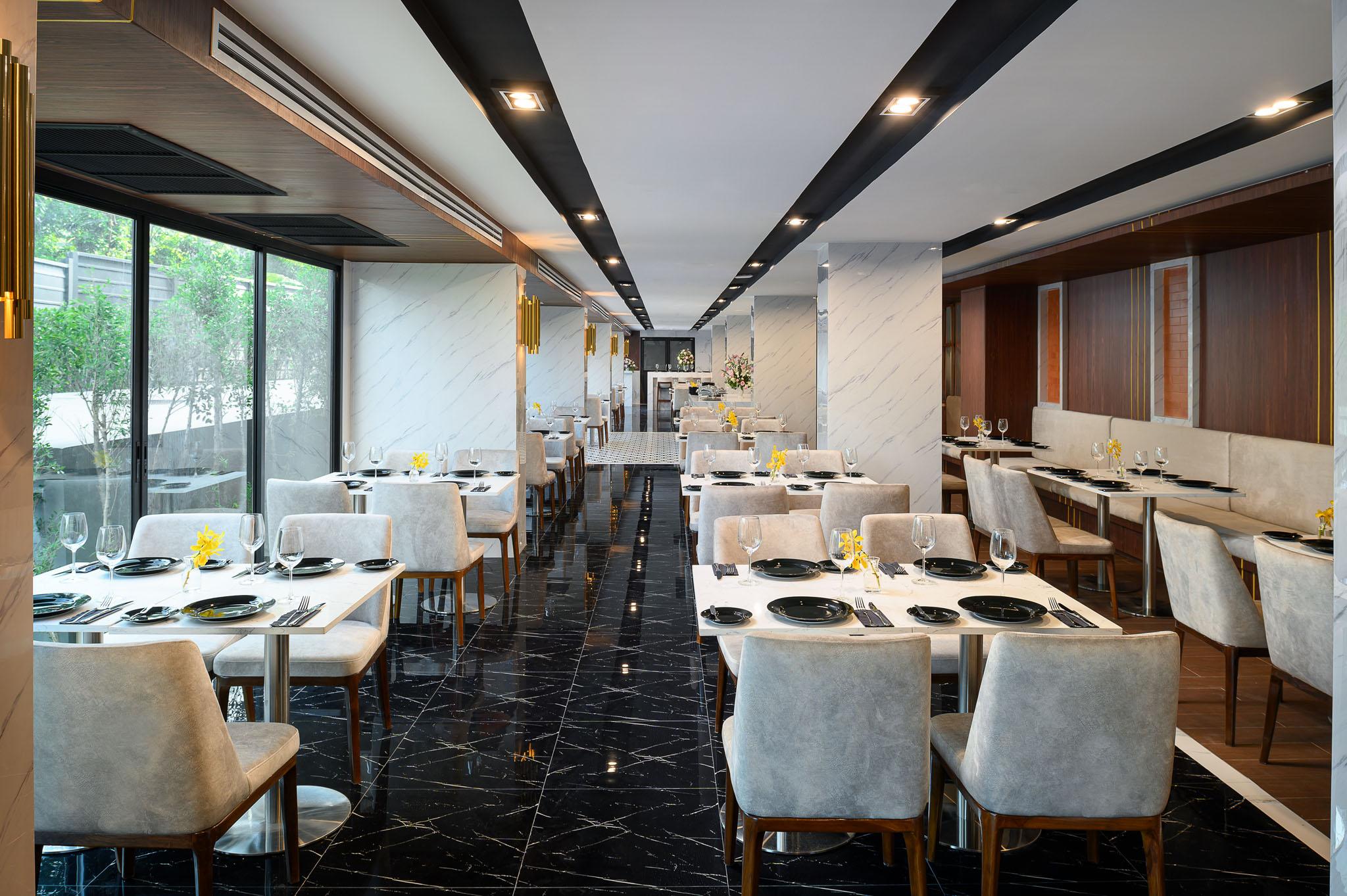 Mida Grande Resort Phuket Buitenkant foto